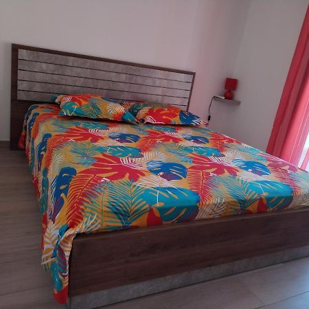 Chez Monblanc Villa Сен-Жозеф Екстериор снимка
